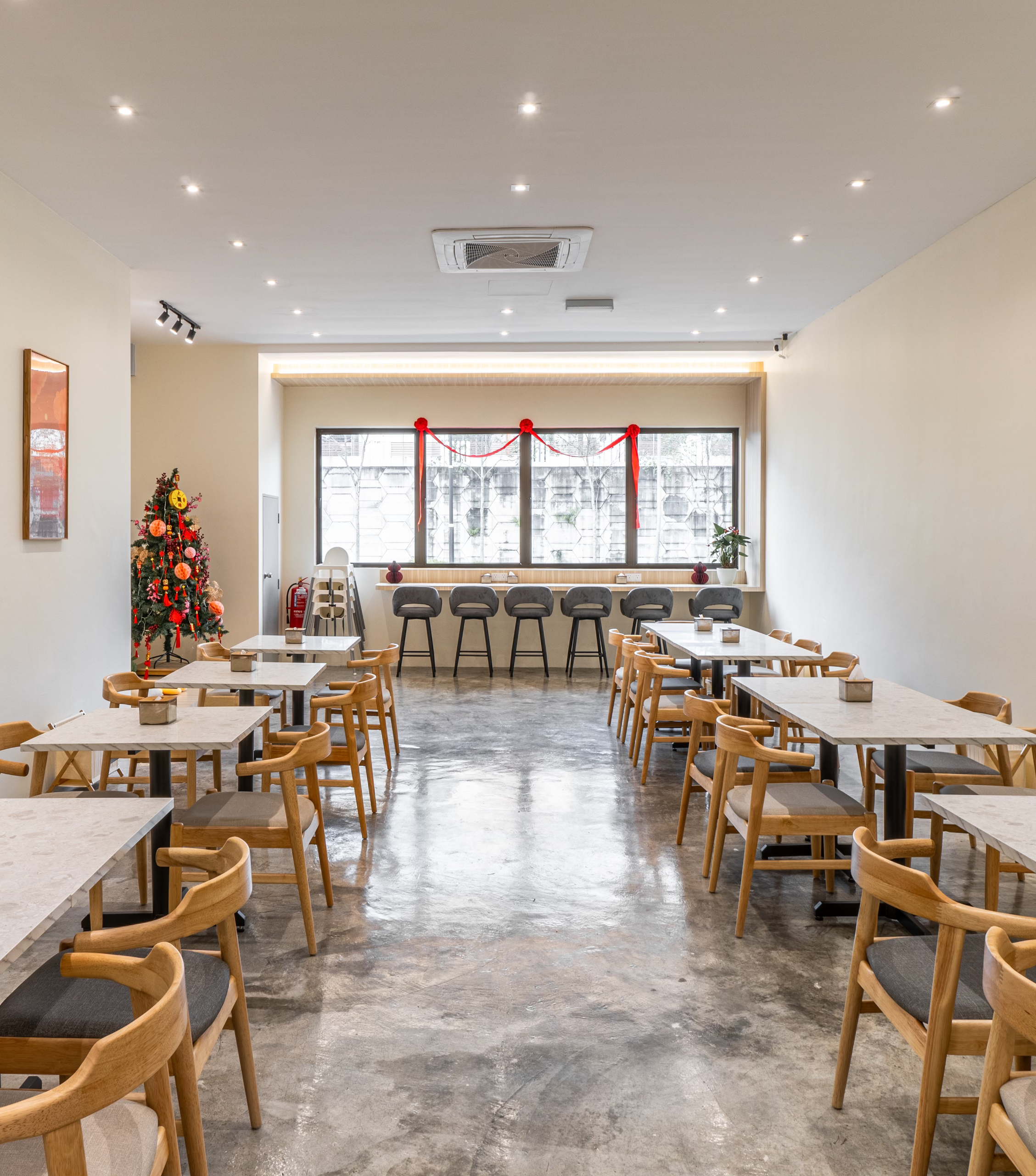 Table for Two interior view